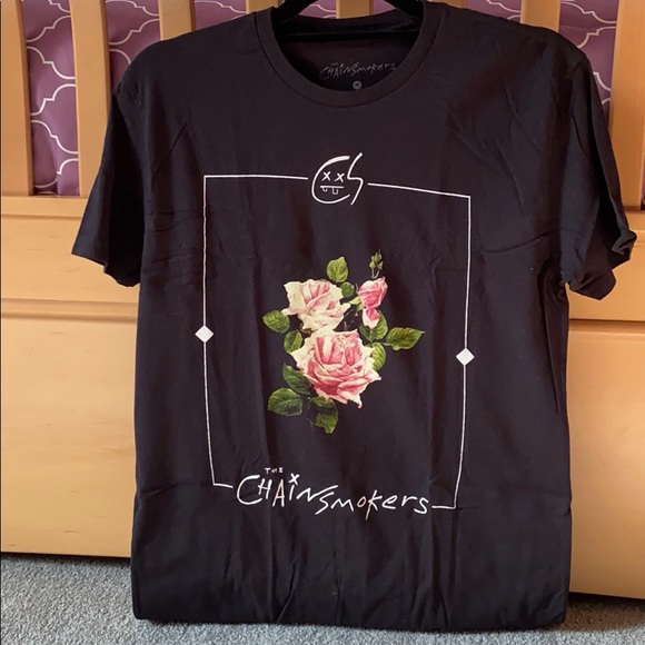 Tops - NWOT Chainsmokers concert t-shirt
